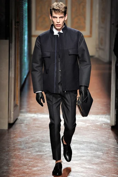 Look 5